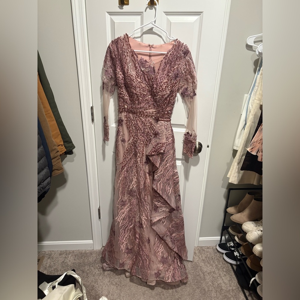 Elegant Pink Lace Evening Gown